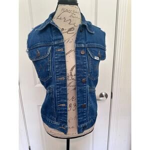 Wrangler Womens sz S Denim Cutoff Sleeve Vest Boho Western Coastal Cowgirl Rodeo